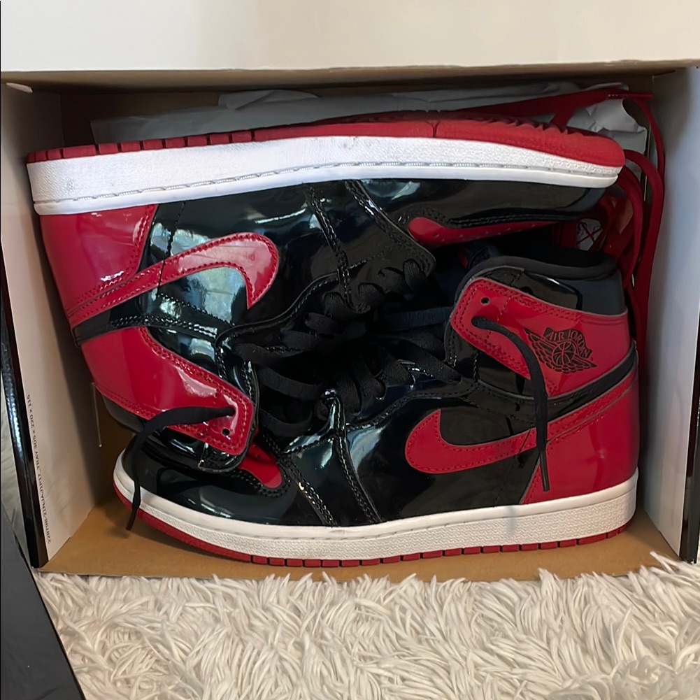 Jordan 1 Retro High Og Patent Bred Size 8